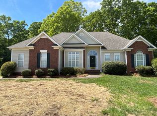 15026 Castlebridge Ln, Matthews, NC 28104