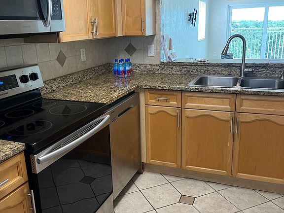 4th image of 145 N Halifax Ave APT 601