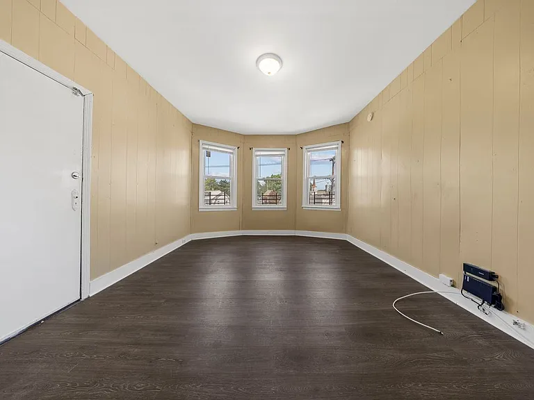 359 Belmont Ave — Photo 11