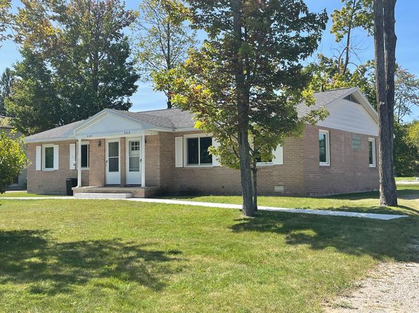 440 S Lawn St, Alpena, MI 49707