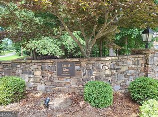 8 Azalea Dr, Hartwell, GA 30643