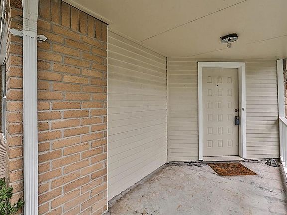 3rd image of 18106 Twin Creek Dr