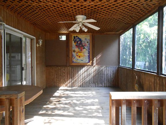 COVERED PORCH