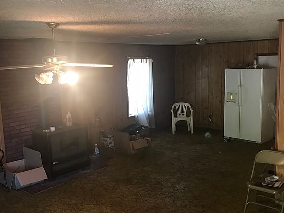 5th image of 802 E Elm St