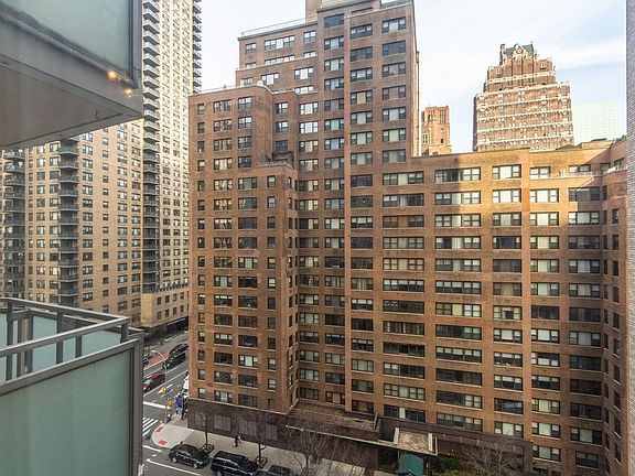 5th image of 300 E 40th St APT 10X