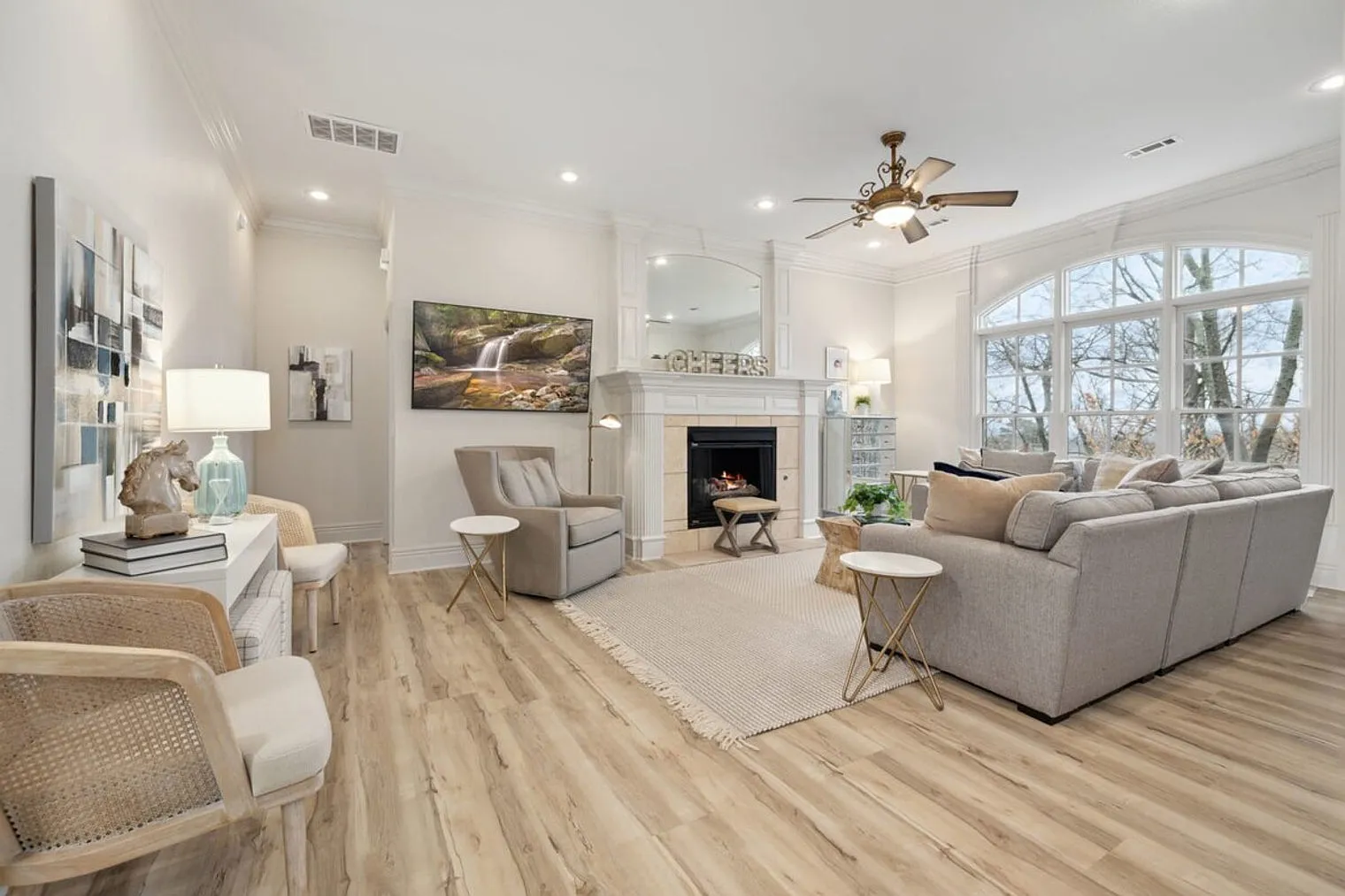 4 bed, 3.0 bath, 3498 sqft, $7,056 — Photo 3