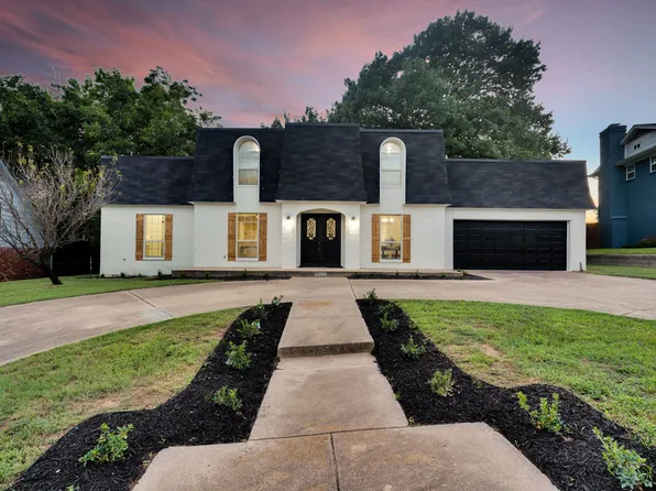 4220 Dawn Dr, Benbrook, TX 76116