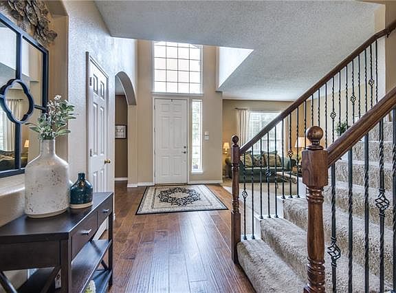 4th image of 3705 Kimble Dr