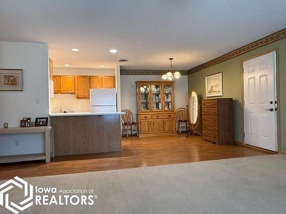 5th image of 1701 E Deer Run Ln