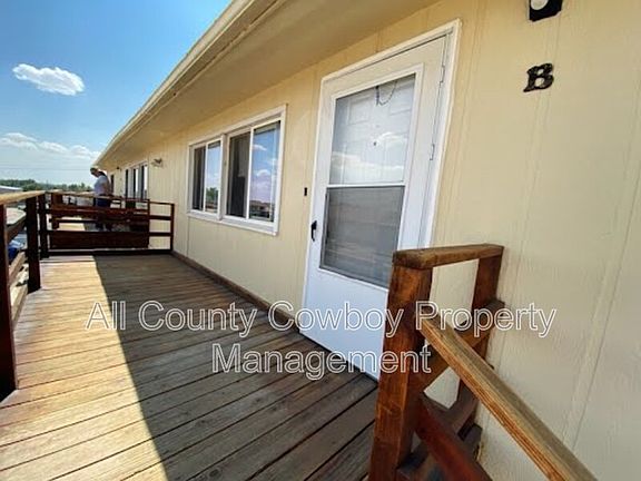 2nd image of 709 Beaufort St APT B