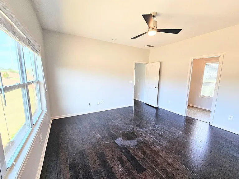 821 Westmoreland Cir NW — Photo 28