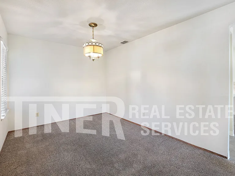 3000 Nikol St — Photo 11