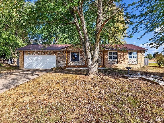 3rd image of 2096 Highland St