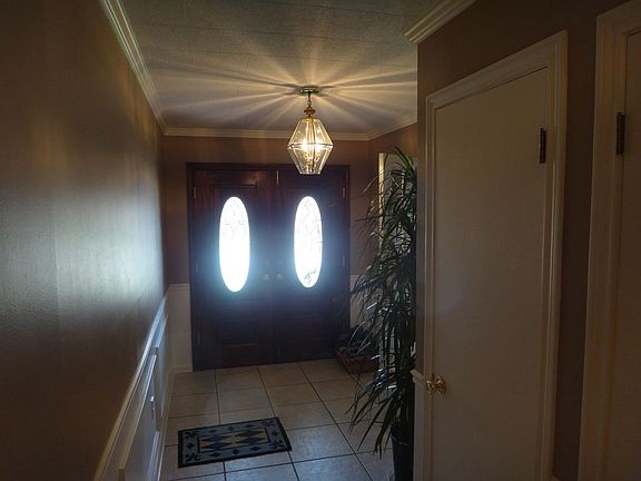 2nd image of 213 Raywood Dr