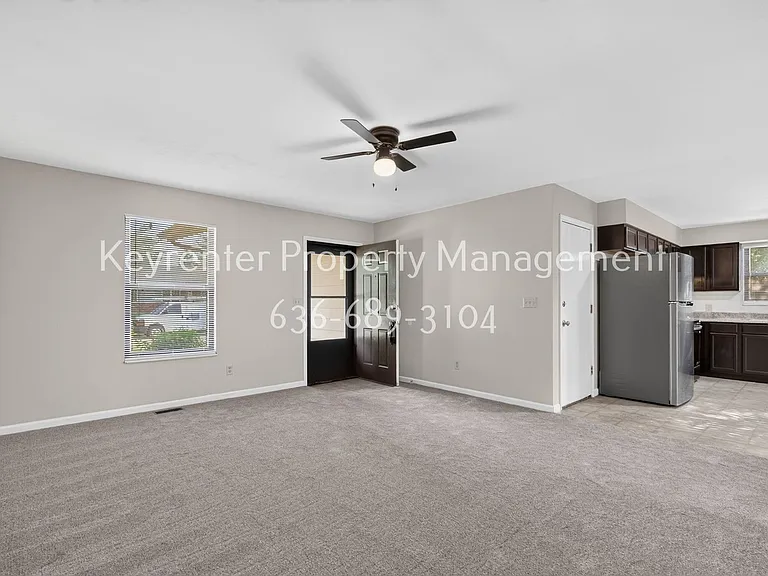 357 Della Dr — Photo 16