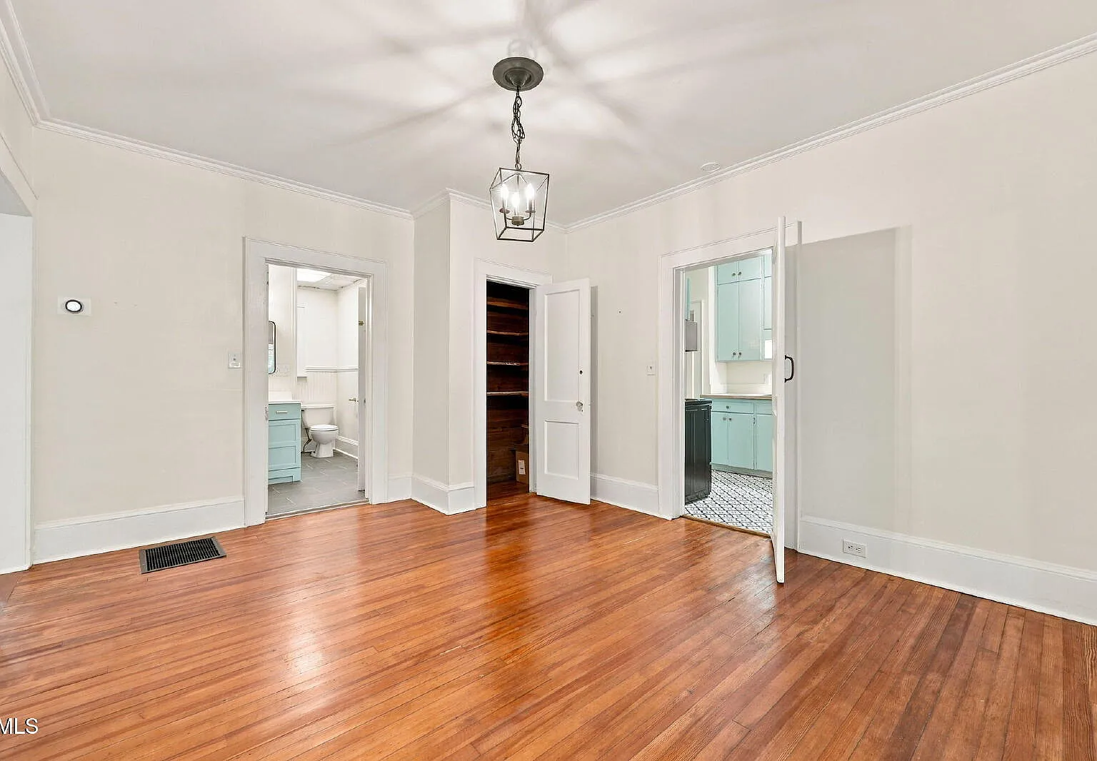 3 bed, 2.0 bath, $2,400 — Photo 3