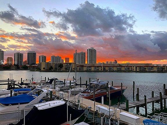 3rd image of 18041 Biscayne Blvd APT 804