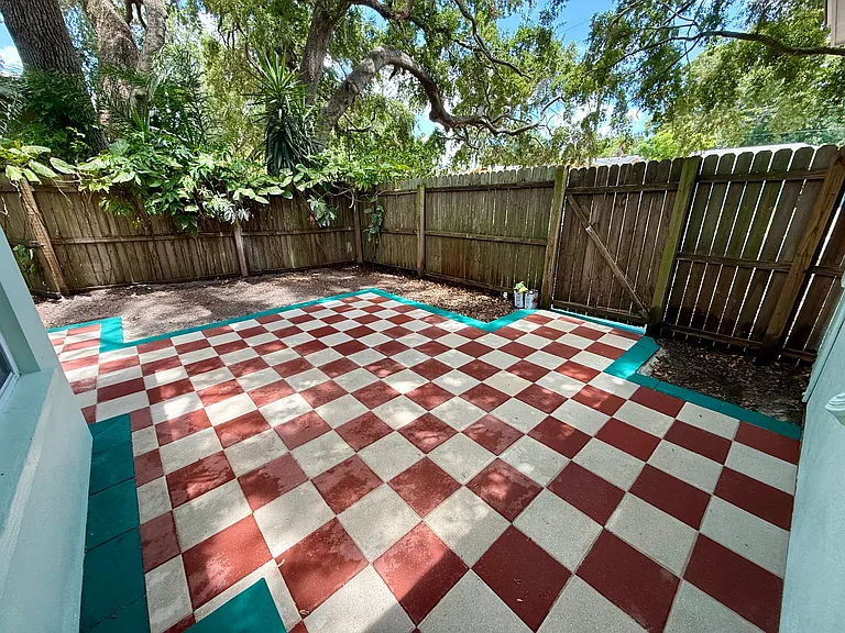 677 Oakwood Dr — Photo 27