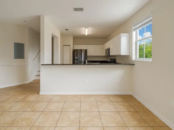 8833 NW 107th Ct Unit 202, Doral, FL 33178