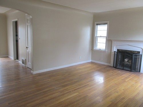 4th image of 1832 Sylvan Ave SE