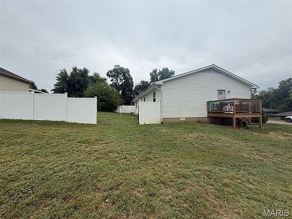 5th image of 915 Jane Dr
