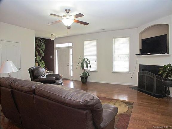 5th image of 4538 Chestwood Ct