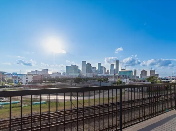 2352 Sperber Ln, Houston, TX 77003