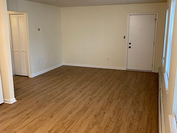 3rd image of 112 N Hyde Park Ave #1L