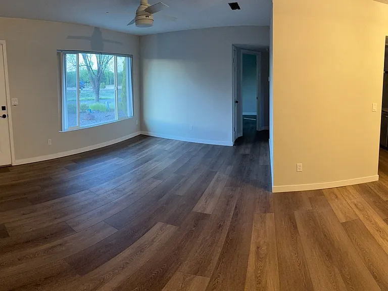 1435 Willow Lake Rd — Photo 5