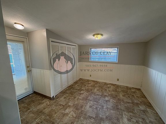 5th image of 305 Bradley Dr SE