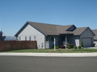 810 Overbluff Ln, Yakima, WA 98901