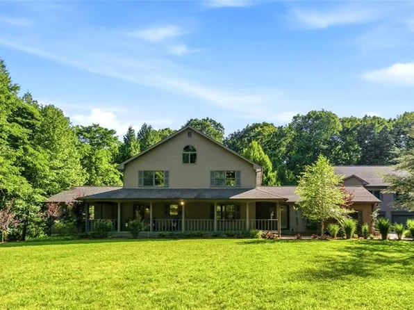 145 Beechwood Dr, Cranston, RI 02921