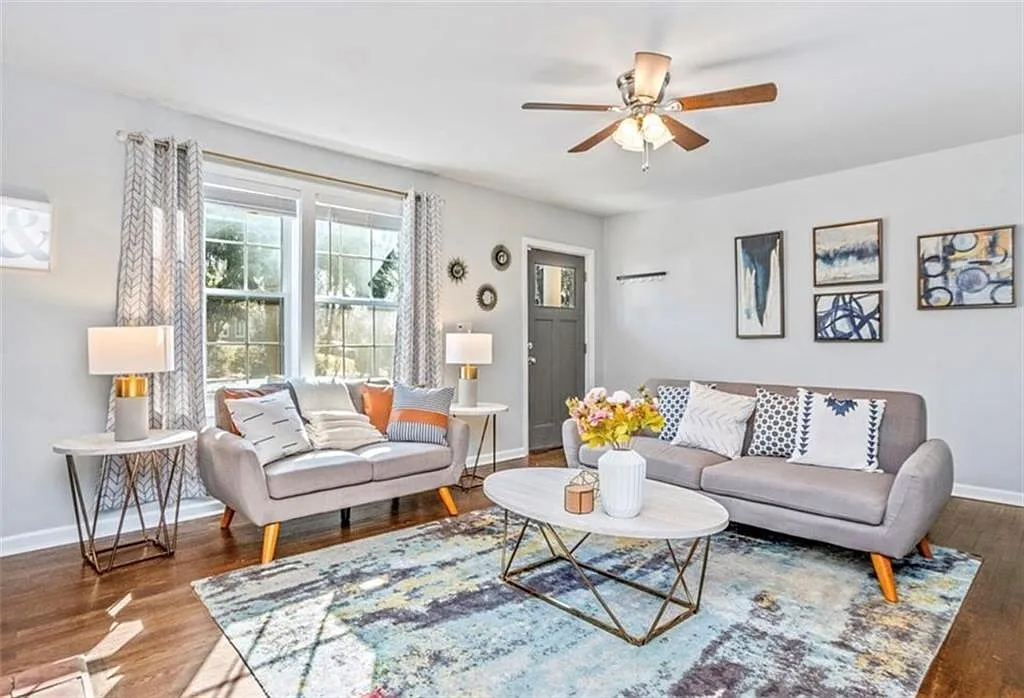 3 bed, 2.0 bath, 2312 sqft, $2,800 — Photo 1