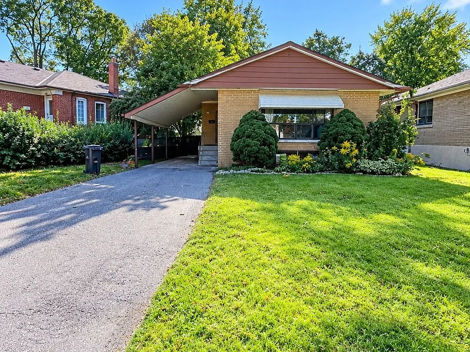 21 Mackinac Cres #MAIN