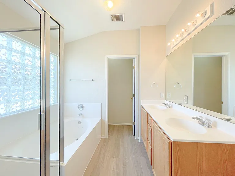 11313 Los Comancheros Rd — Photo 16