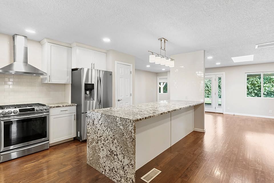 1st image of 8513 Princess Jeanne Ave NE
