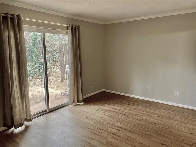 3107 Reeves St SE — Photo 5