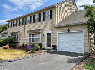 35 Aylesbury Cir #35, Madison, CT 06443