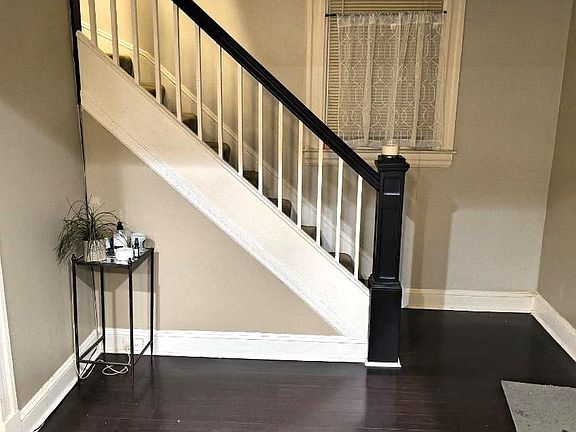 3rd image of 4310 Stanwood Ave