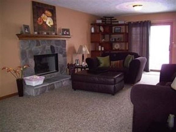 2nd image of 958 Longbrook Dr