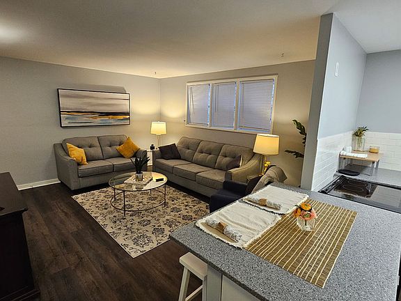 4th image of 4609 Cass St APT 5