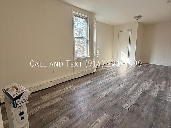 5th image of 153 Stanley Ave APT 1L