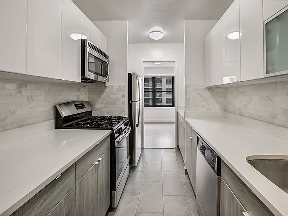 4th image of 120 E 34th St APT 6F