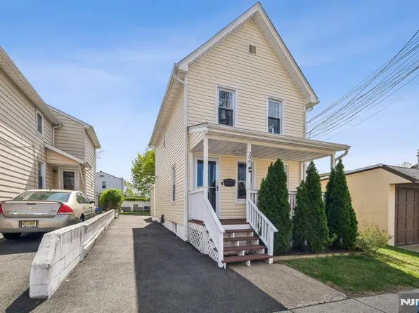 208 Jefferson Ave, Hasbrouck Heights, NJ 07604