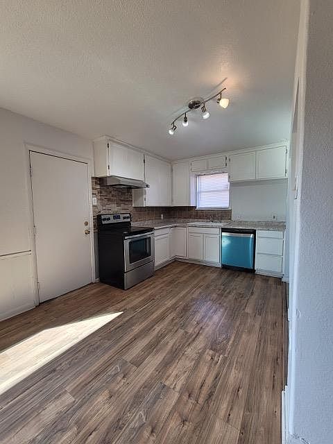 1st image of 4249 Redbud Ave