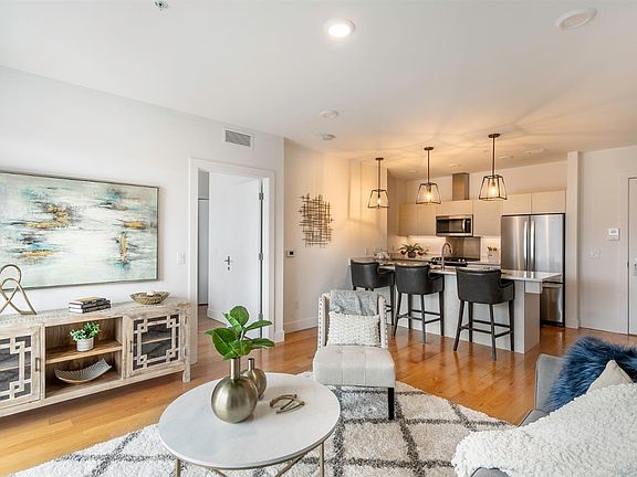 2nd image of 218 W Kingsley St Unit 505