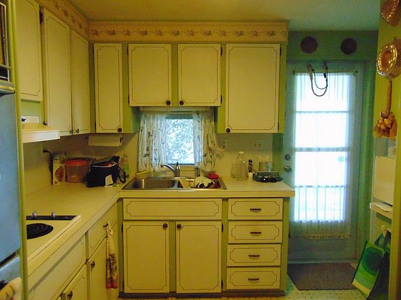 5th image of 208 Carissa St