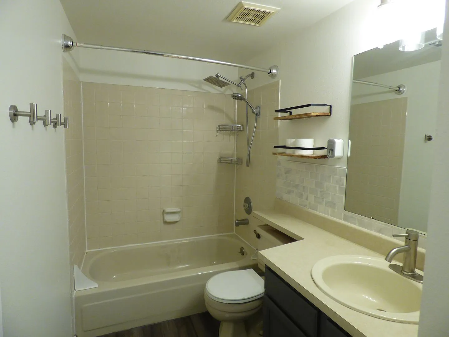 16103 E Alaska Place — Photo 2