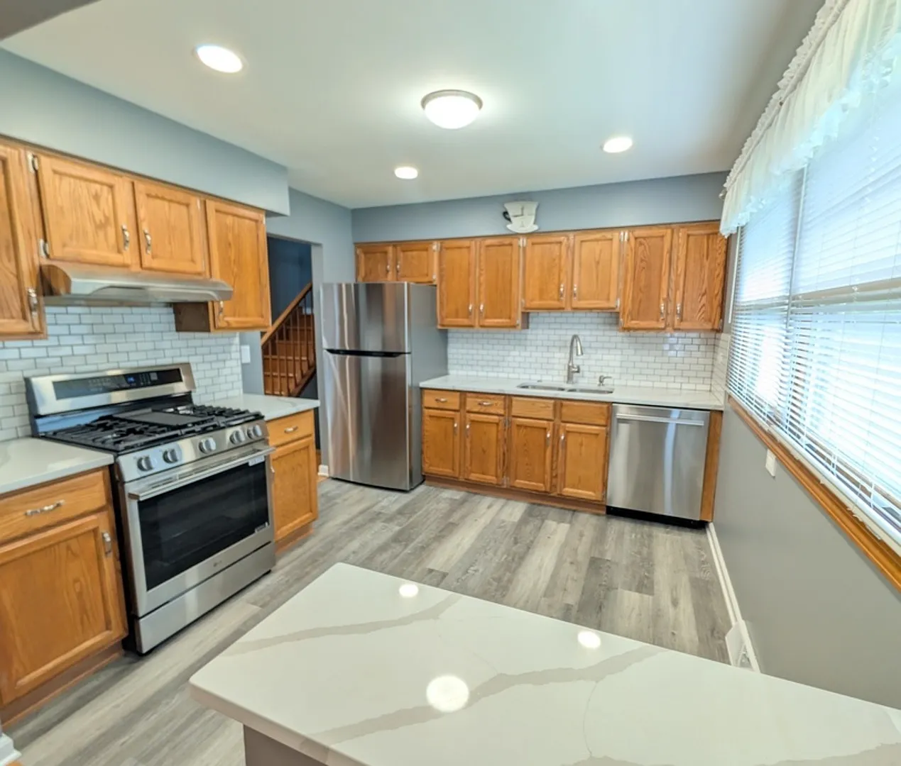 3 bed, 1.5 bath, 1625 sqft, $2,900 — Photo 3