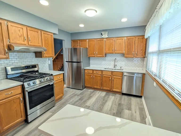 476 Raupp Blvd — Photo 6